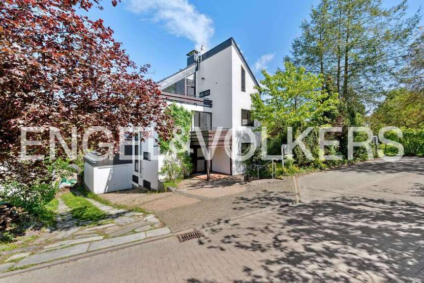 Haus zum Kaufen in Kronberg im Taunus 1.728.000 € 293 m²