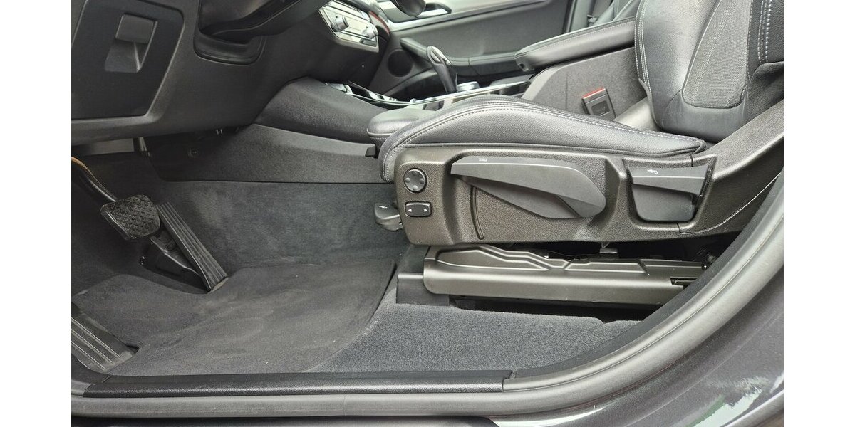BMW X3 xDrive 20 i xLine, HUD, Kamera, Ambientebeleuch 69.700 km 23.790 &euro; Rodgau 63110