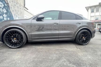 Porsche Cayenne 94.000 km 62.500 € frankfurt 60388