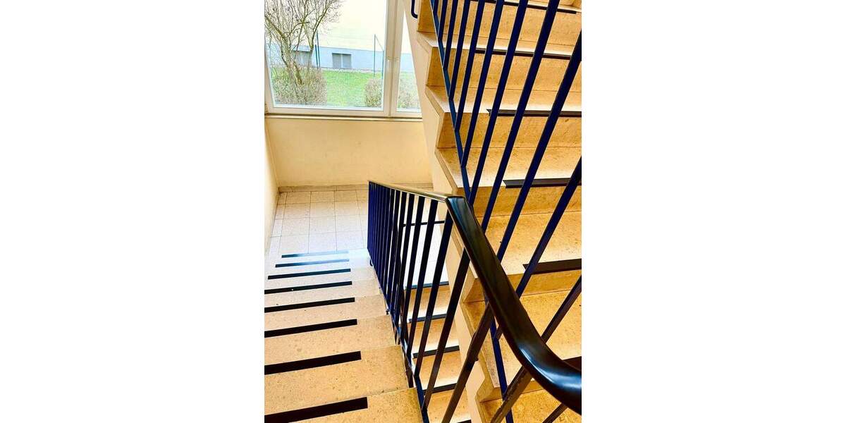 Lichtdurchflutete 4-Zimmer-Wohnung · 96 m² · Mainufer 4 zimmer