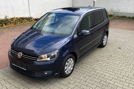 VW Touran 228.000 km 5.990 &euro; Frankfurt am Main 60389