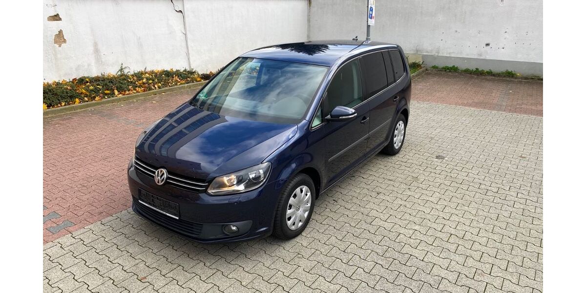VW Touran 228.000 km 5.990 &euro; Frankfurt am Main 60389
