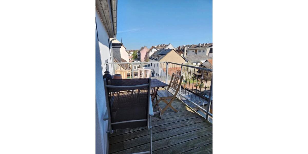 Dachgeschoßwohnung Frankfurt am Main Fechenheim - 3 Zimmer, 65 m&sup2;, 1.390&euro; | Angebot:25637702