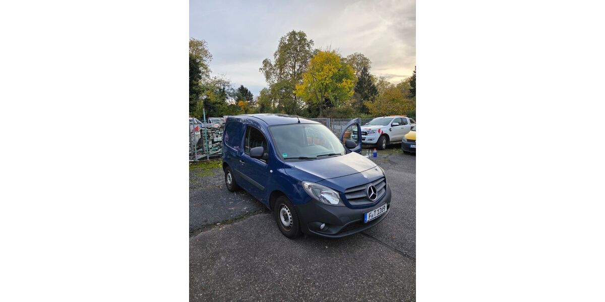 Mercedes-Benz Citan 175.600 km 4.999 &euro; Frankfurt am Main 60599