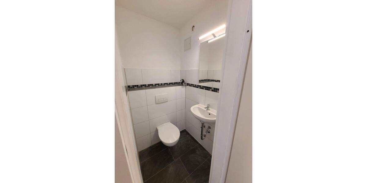 2,5-Zi.-Wohnung mit Einbauküche, Bad, Balkon und Tiefgaragenplatz (Darmstadt) 2 zimmer