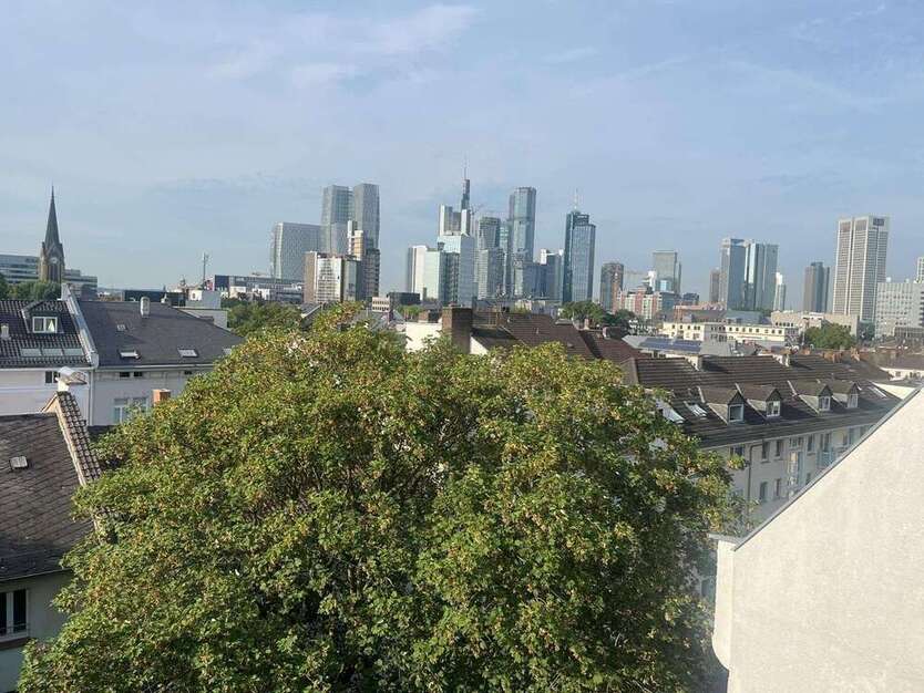 Haus zum Kaufen in Frankfurt am Main 2.350.000 € 600 m²