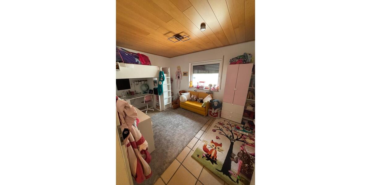 Schöne 4-Zimmer-Wohnung plus ausgebauter Dachboden 4 zimmer