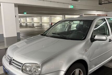 VW Golf 297.100 km 699 &euro; Bruchköbel 63486