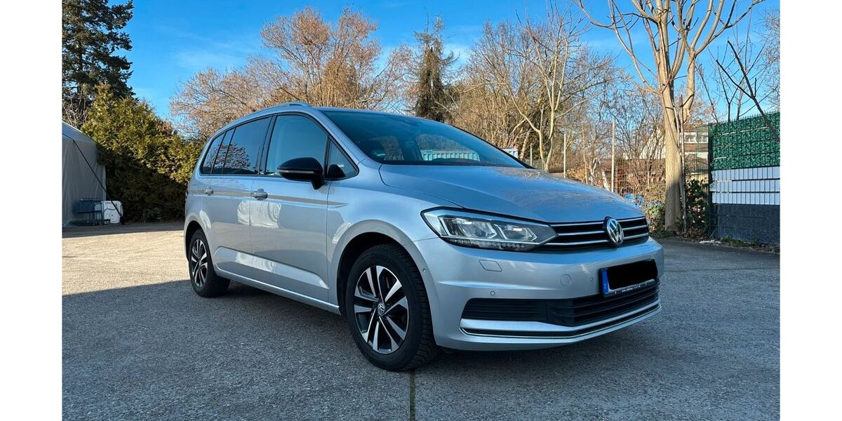 VW Touran 204.000 km 16.000 &euro; Frankfurt am Main 65933
