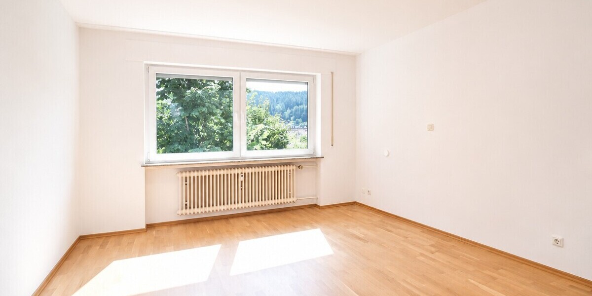 Großes Familienhaus am Sonnenhang mit Doppelgarage - Einfamilienhaus Eppstein | Angebot:27120640