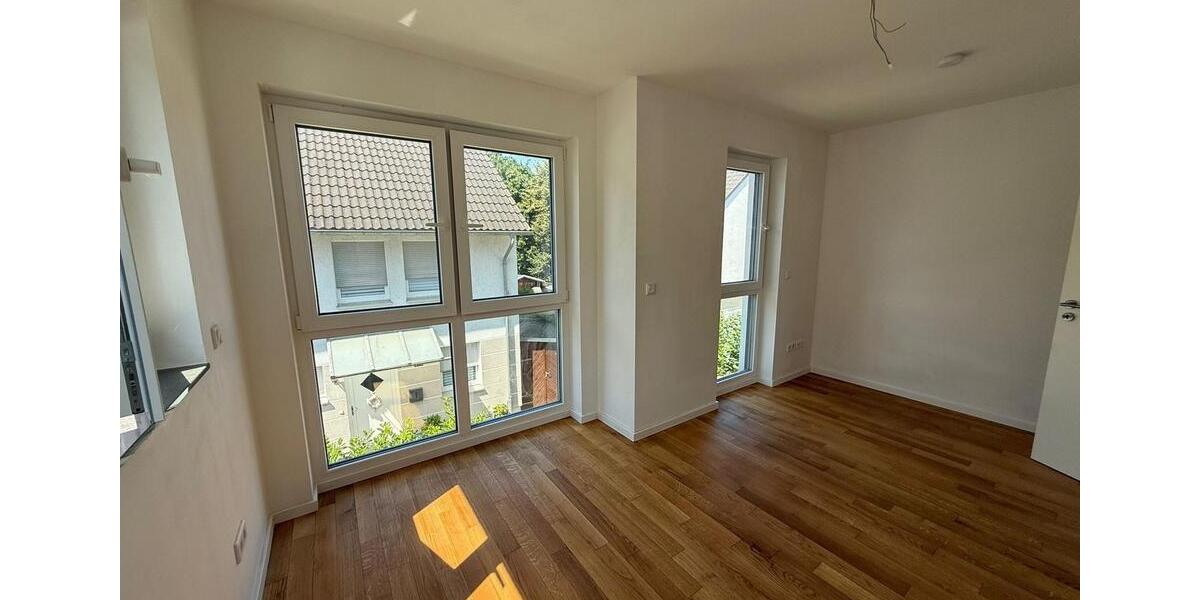 Doppelhaushälfte Frankfurt am Main West - 4 Zimmer, 113 m&sup2;, 2.300&euro; | Angebot:26093726