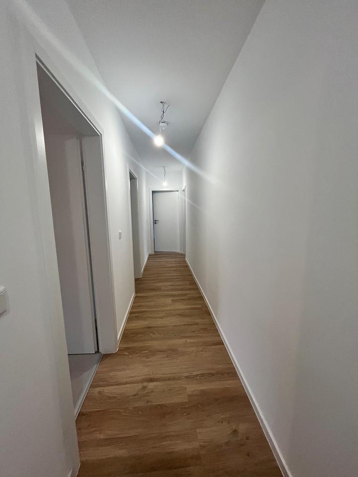 Premium sanierte 3 Zimmer Wohnung im Erdgeschoss mit Einbauküche zimmer