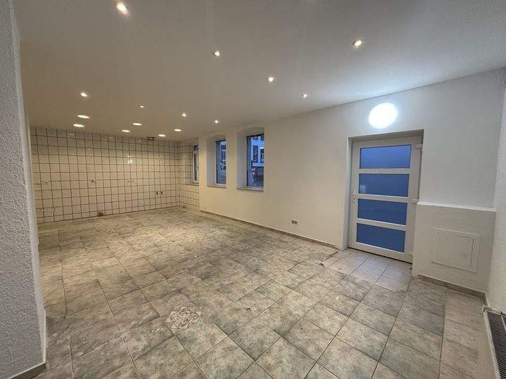 Zentrale Ladenfläche in Seckbach - 70?m² sofort verfügbar 2 zimmer