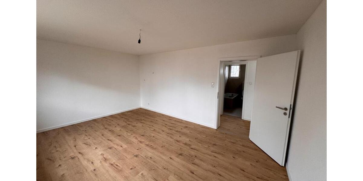 Mehrfamilienhaus, Wohnhaus Oberursel (Taunus) - 7 Zimmer, 156 m&sup2;, 2.500&euro; | Angebot:25329092