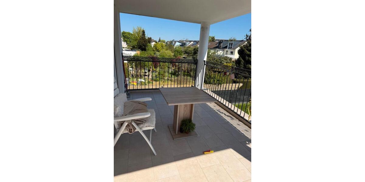 Etagenwohnung Frankfurt am Main Sachsenhausen Süd - 3 Zimmer, 100 m&sup2;, 1.700&euro; | Angebot:26096702