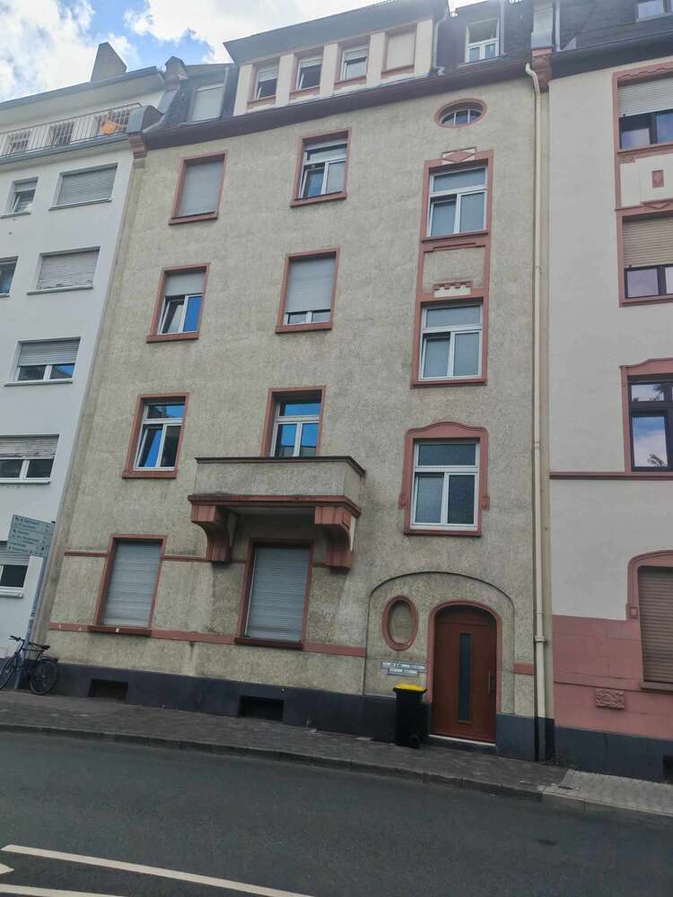 Haus zum Kaufen in FRANKFURT 1.450.000 € 392 m²