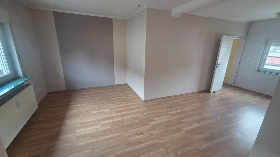 Etagenwohnung Erzhausen - 4 Zimmer, 101 m&sup2;, 1.050&euro; | Angebot:26412971