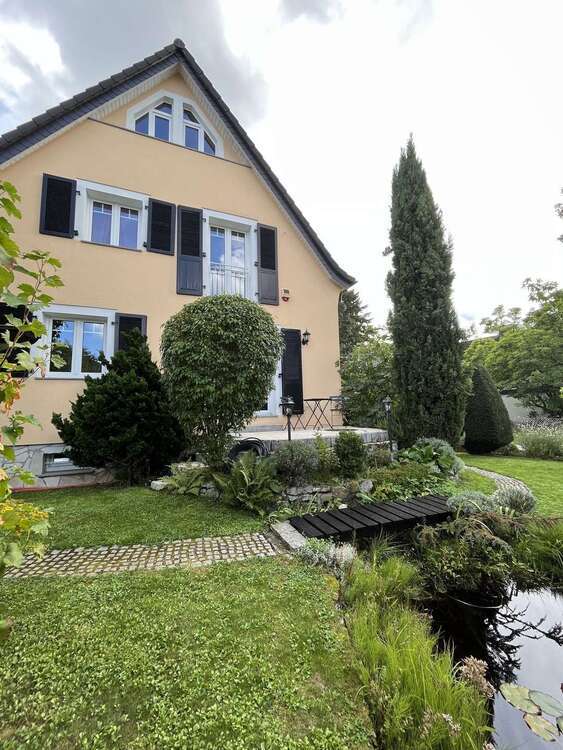 Haus zum Kaufen in Bad Homburg vor der Höhe 1.150.000 € 238 m²