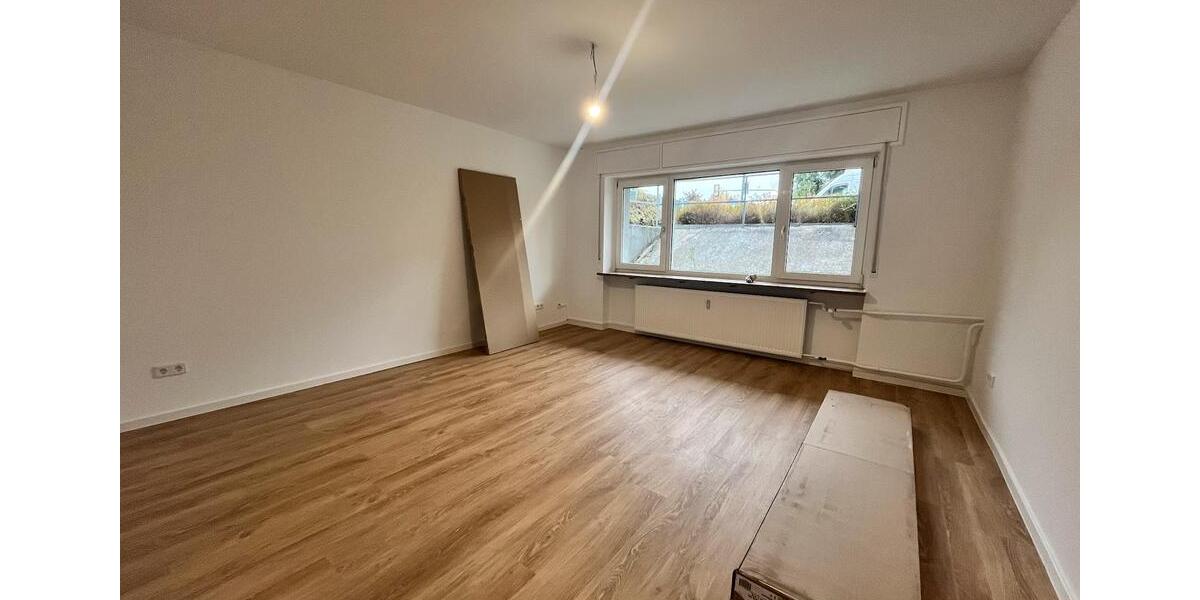 WeihnachtsAktion** Erste Kaltmiete frei**Saniert und bereit für den Einzug 3 zimmer