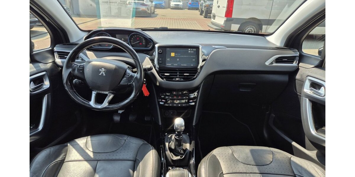 Peugeot 2008 Allure, Klima, Navi, Pano, Carplay,Leder, Sit 70.550 km 9.590 &euro; Rodgau 63110