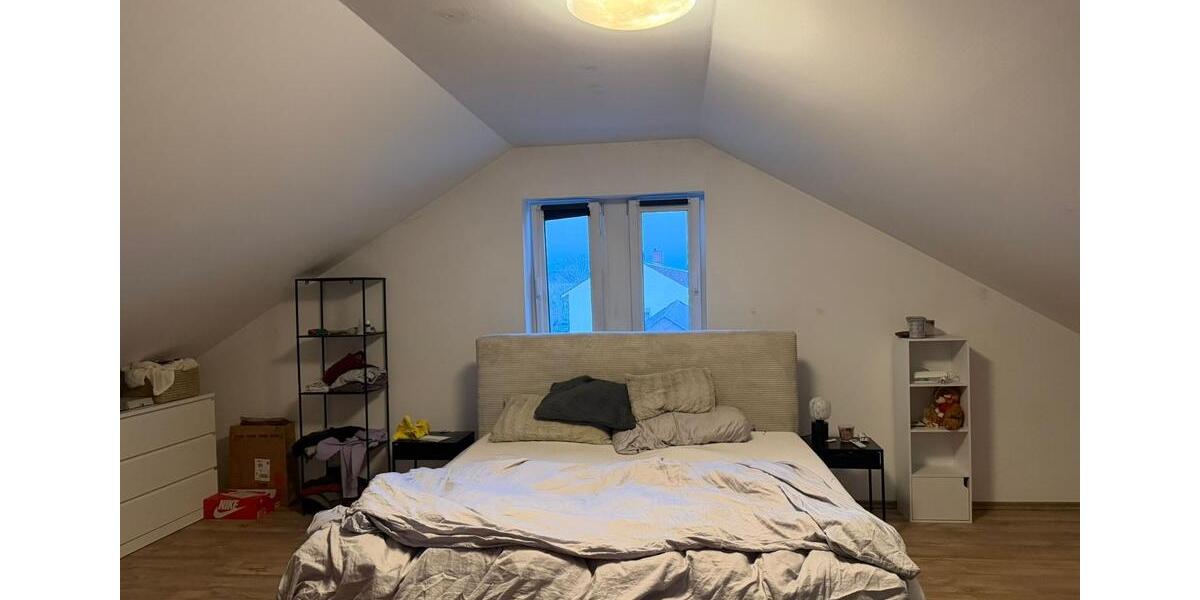 Dachgeschoßwohnung Weiterstadt - 2 Zimmer, 67 m&sup2;, 900&euro; | Angebot:25293201