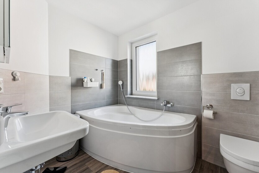 Hofheim: Kernsaniertes, exzellentes Zuhause für Generationen oder Top-Kapitalanlage 10 zimmer