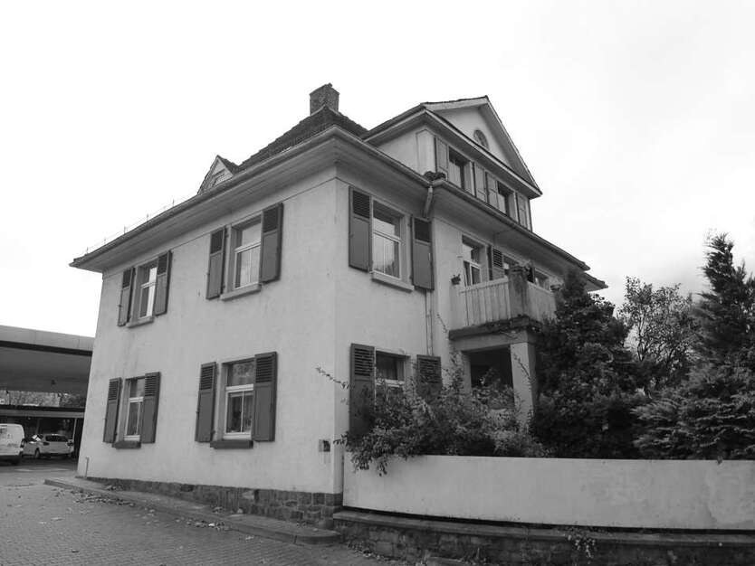 Haus zum Kaufen in Bad Nauheim 700.000 € 270 m²