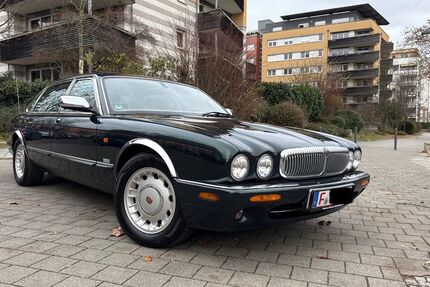 Jaguar Daimler 211.126 km 8.990 € Frankfurt am Main 60486