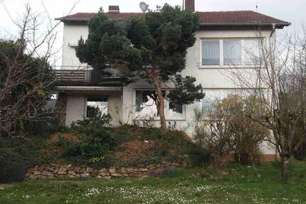 Zwei sonnige 4-Zimmerwohnungen in 2-Familienhaus mit großem Gartengrundstück, jeweils