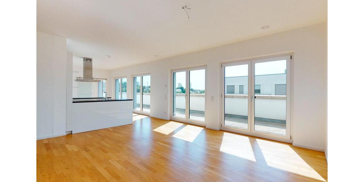 Palais an den Höfen: Moderne Penthousewohnung mit Dachterrasse und EBK 3 zimmer