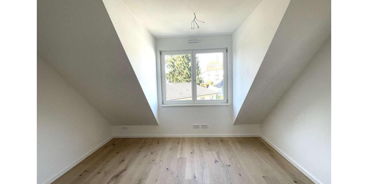 Dachgeschoßwohnung Frankfurt am Main Bergen-Enkheim - 3 Zimmer, 123 m&sup2;, 2.590&euro; | Angebot:25538249