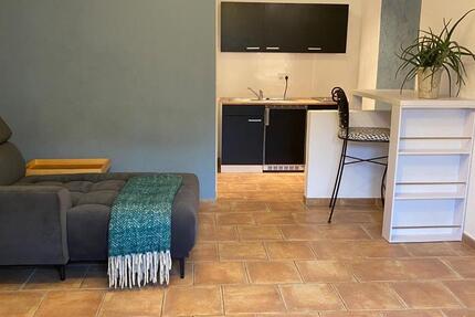 Für Wochenend-Heimfahrer: möblierte Wohnung 30 qm im Grünen 1 zimmer