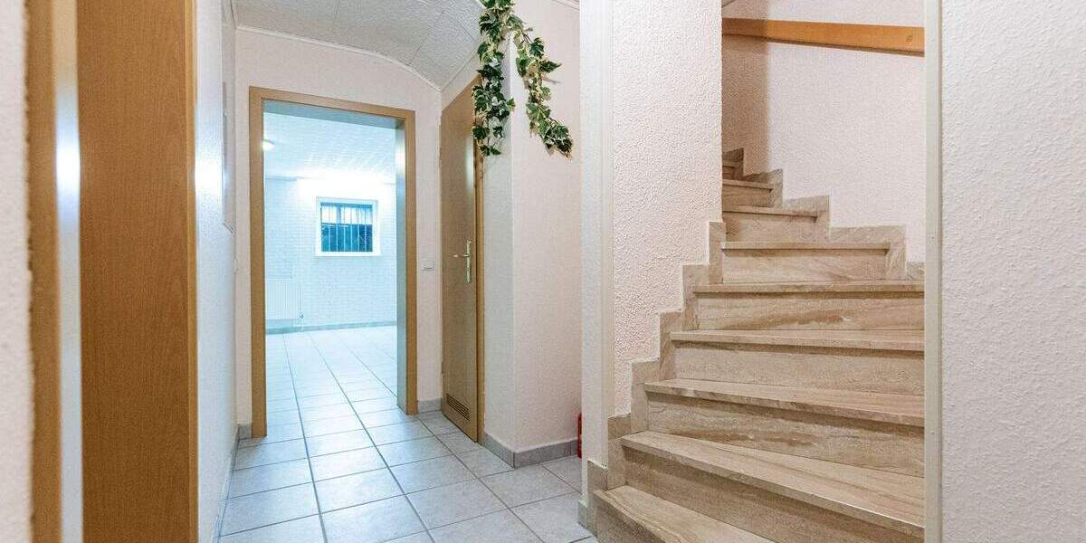 Reihenmittelhaus Ginsheim-Gustavsburg Gustavsburg - 8 Zimmer, 190 m&sup2;, 599.000&euro; | Angebot:25660959