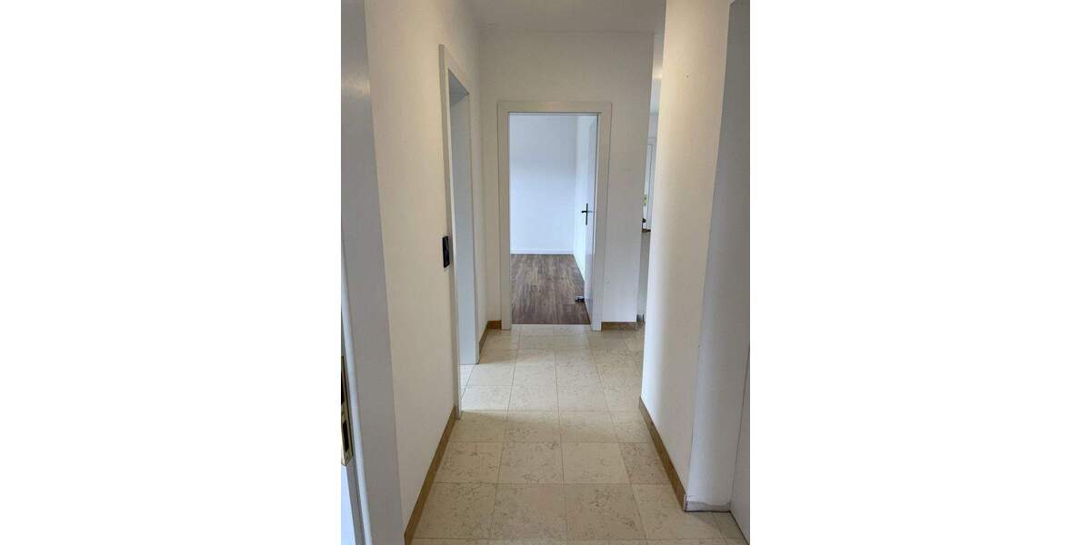 Etagenwohnung Niedernhausen - 4 Zimmer, 90 m&sup2;, 220.000&euro; | Angebot:25823326