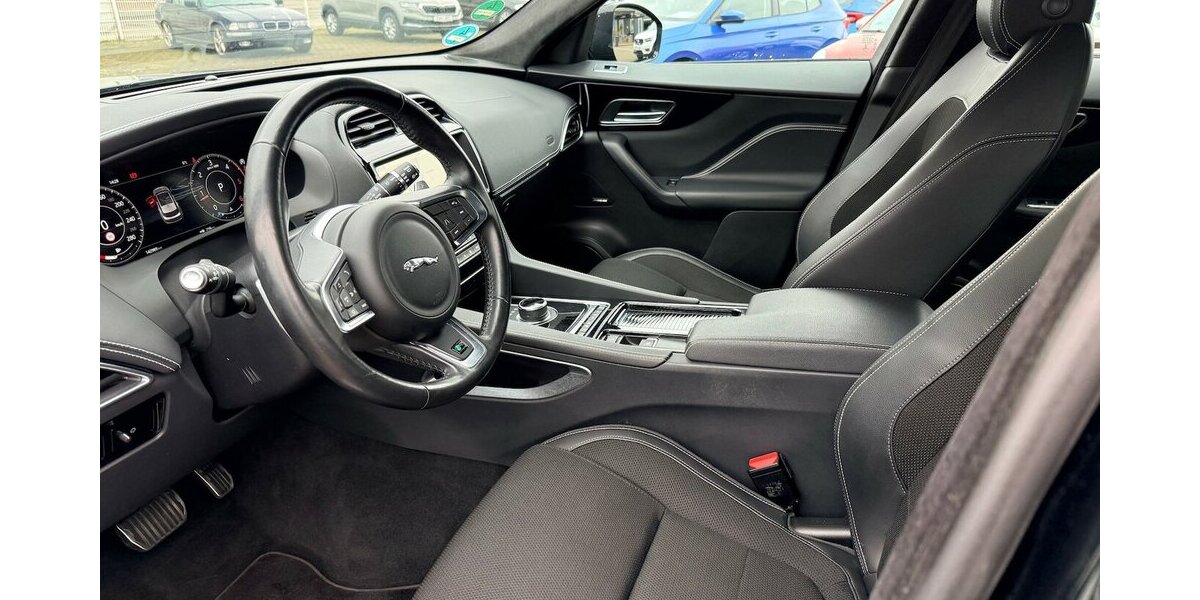 Jaguar F-Pace 2.0 R-Sport AWD 177KW 142.010 km 17.999 &euro; Frankfurt 60386