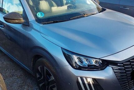 Peugeot 208 15.706 km 19.480 &euro; Rüsselsheim 65428
