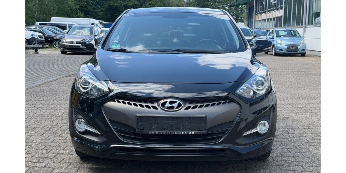 Hyundai i30 93.860 km 7.399 &euro; Dietzenbach 63128