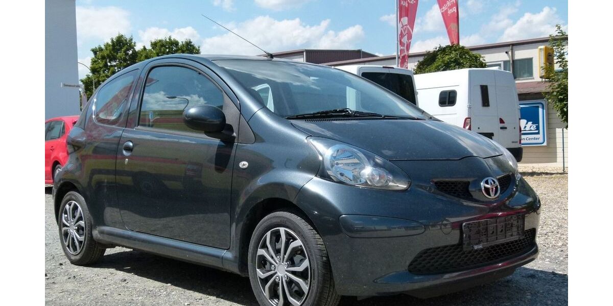 Toyota Aygo (X) 119.000 km 2.600 &euro; Rosbach v.d.H. 61191