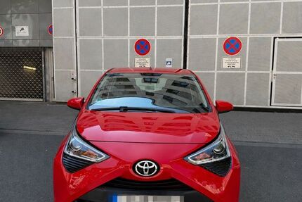 Toyota Aygo (X) 61.052 km 7.200 &euro; Frankfurt am Main 60326