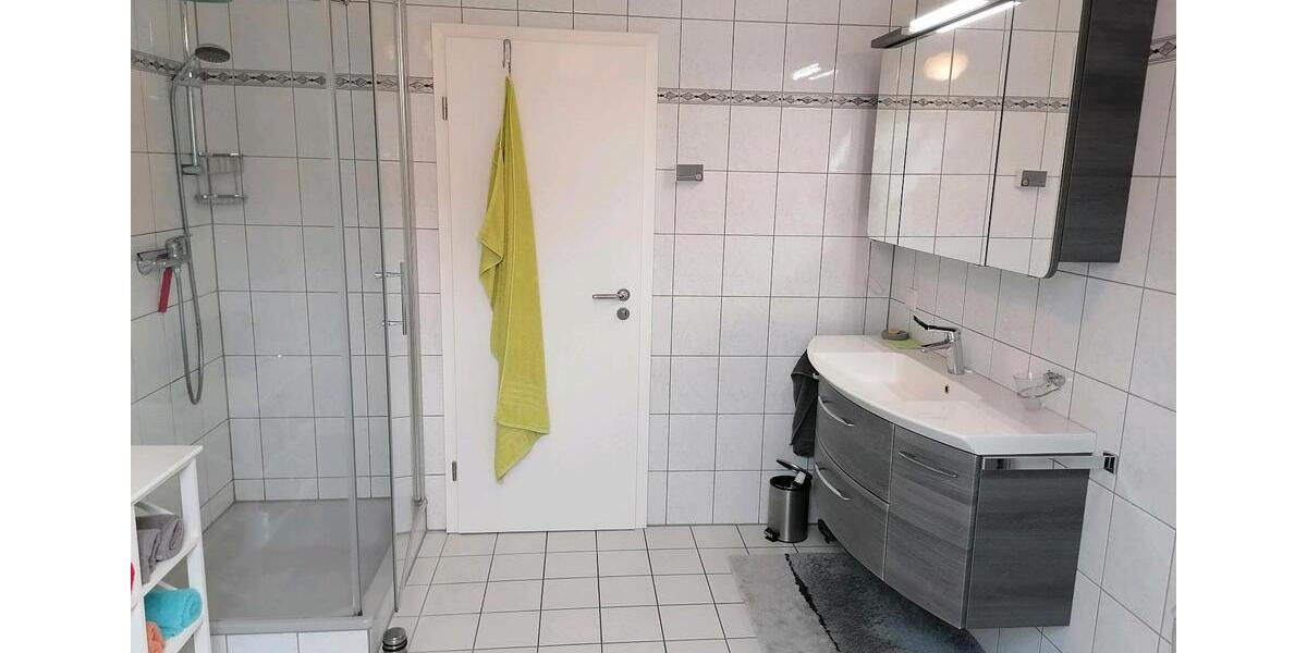 Besondere Immobilie mit zeitloser Architektur in ruhiger Lage 4 zimmer