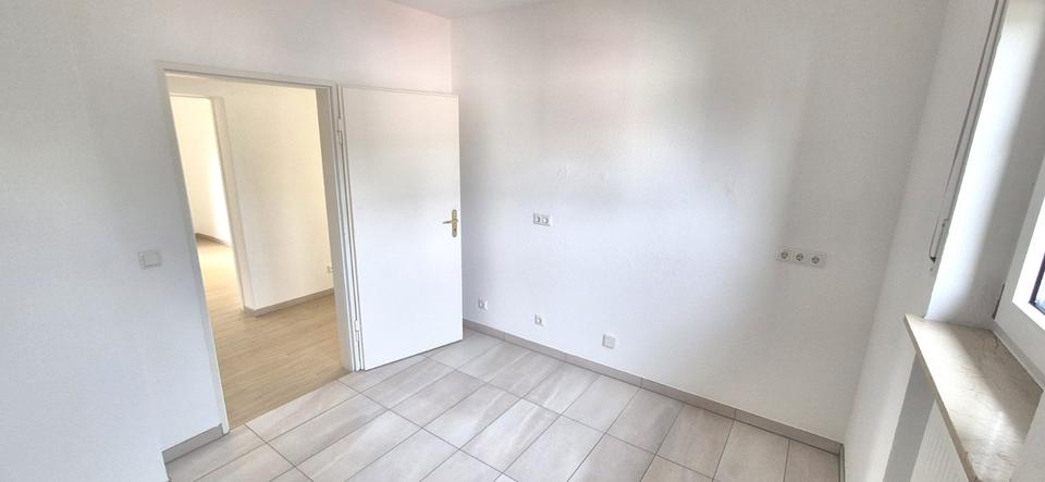 Etagenwohnung Flörsheim am Main - 3 Zimmer, 83 m&sup2;, 1.250&euro; | Angebot:25382269