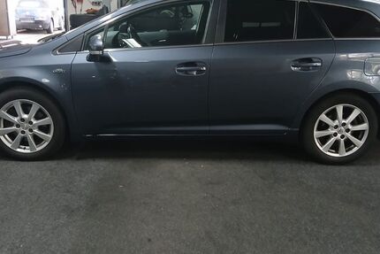 Toyota Avensis 175.200 km 6.500 &euro; Rüsselsheim 65428