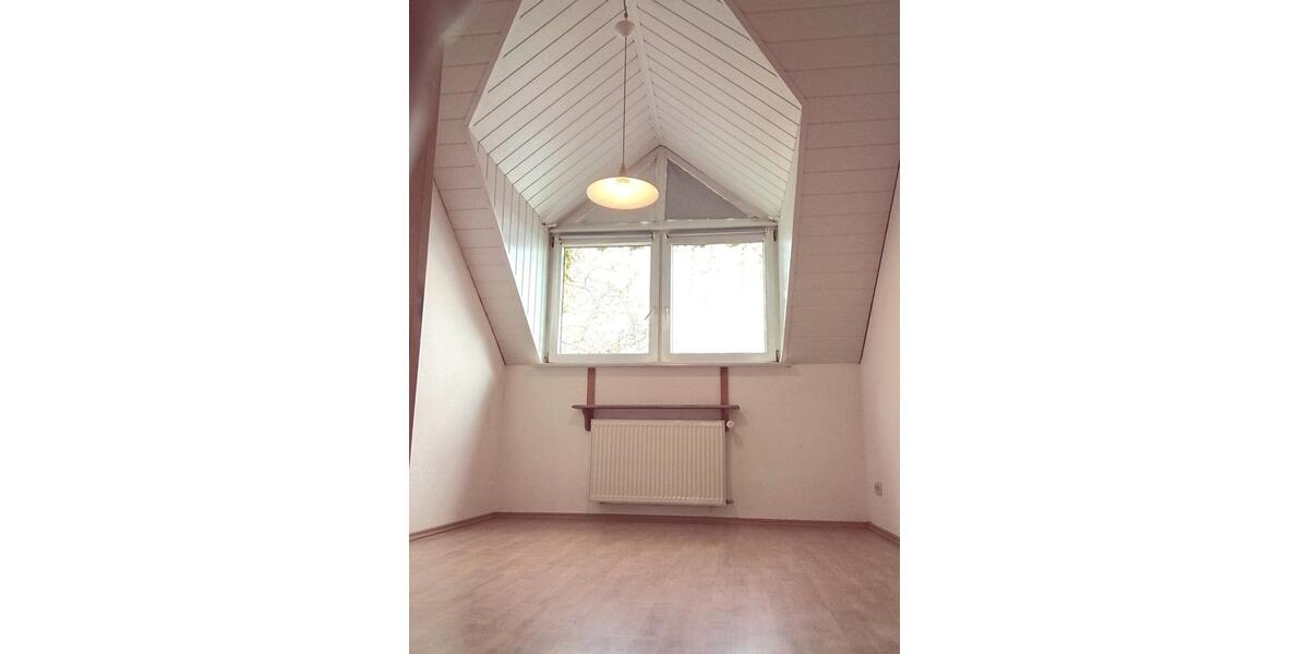 Dachgeschoßwohnung Niedernhausen - 3.5 Zimmer, 81 m&sup2;, 235.000&euro; | Angebot:24626402