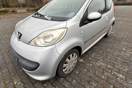 Peugeot 107 152.000 km 1.690 &euro; Hanau 63452