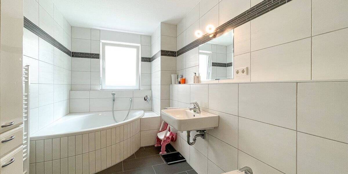 Etagenwohnung Rüsselsheim - 4 Zimmer, 97 m&sup2;, 390.000&euro; | Angebot:25728806