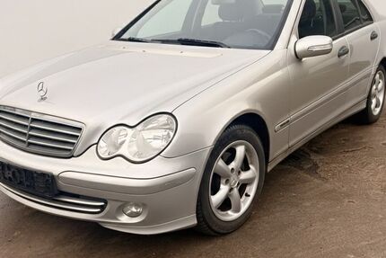 Mercedes-Benz C 180 199.500 km 2.700 &euro; FRANKFURT 65933