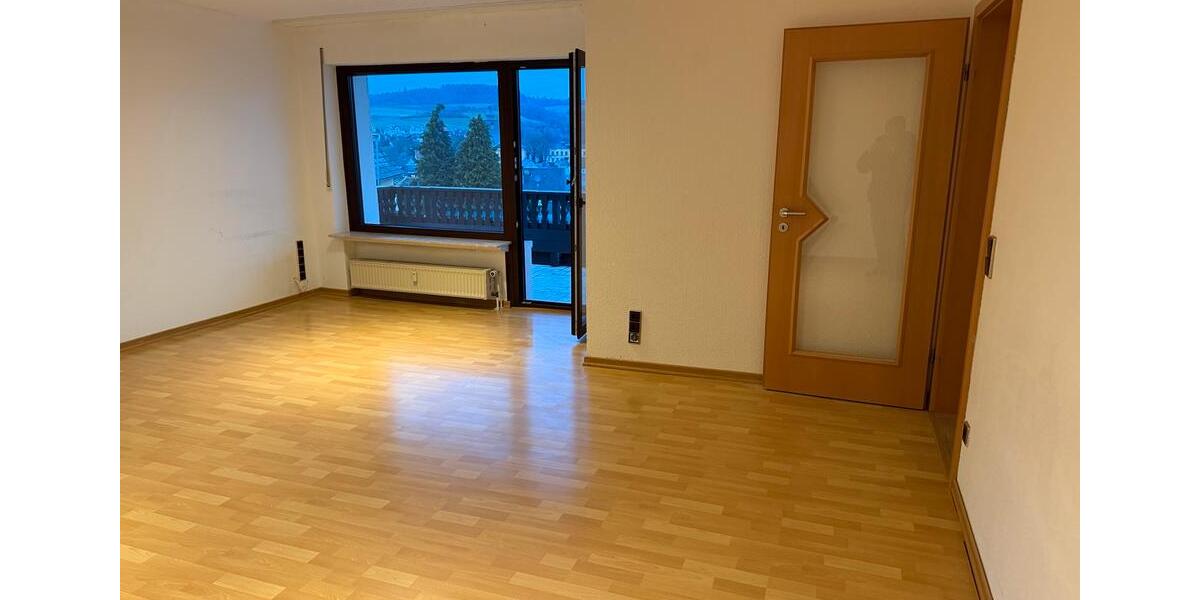 Etagenwohnung Wehrheim - 3 Zimmer, 105 m&sup2;, 1.270&euro; | Angebot:25784276