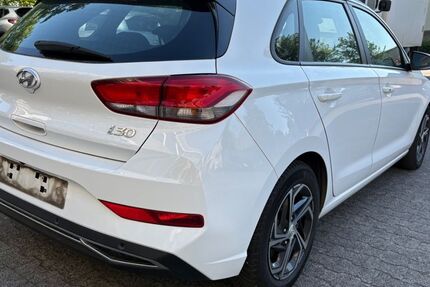 Hyundai i30 175.824 km 9.342 &euro; Frankfurt am Main 60389