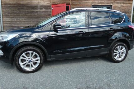Ford Kuga 82.479 km 13.950 € Rüsselsheim 65428