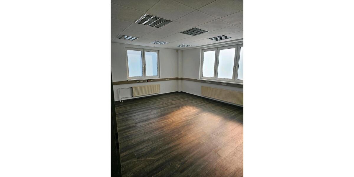 Helles Büro 3 Räume ( Nachmieter) zimmer